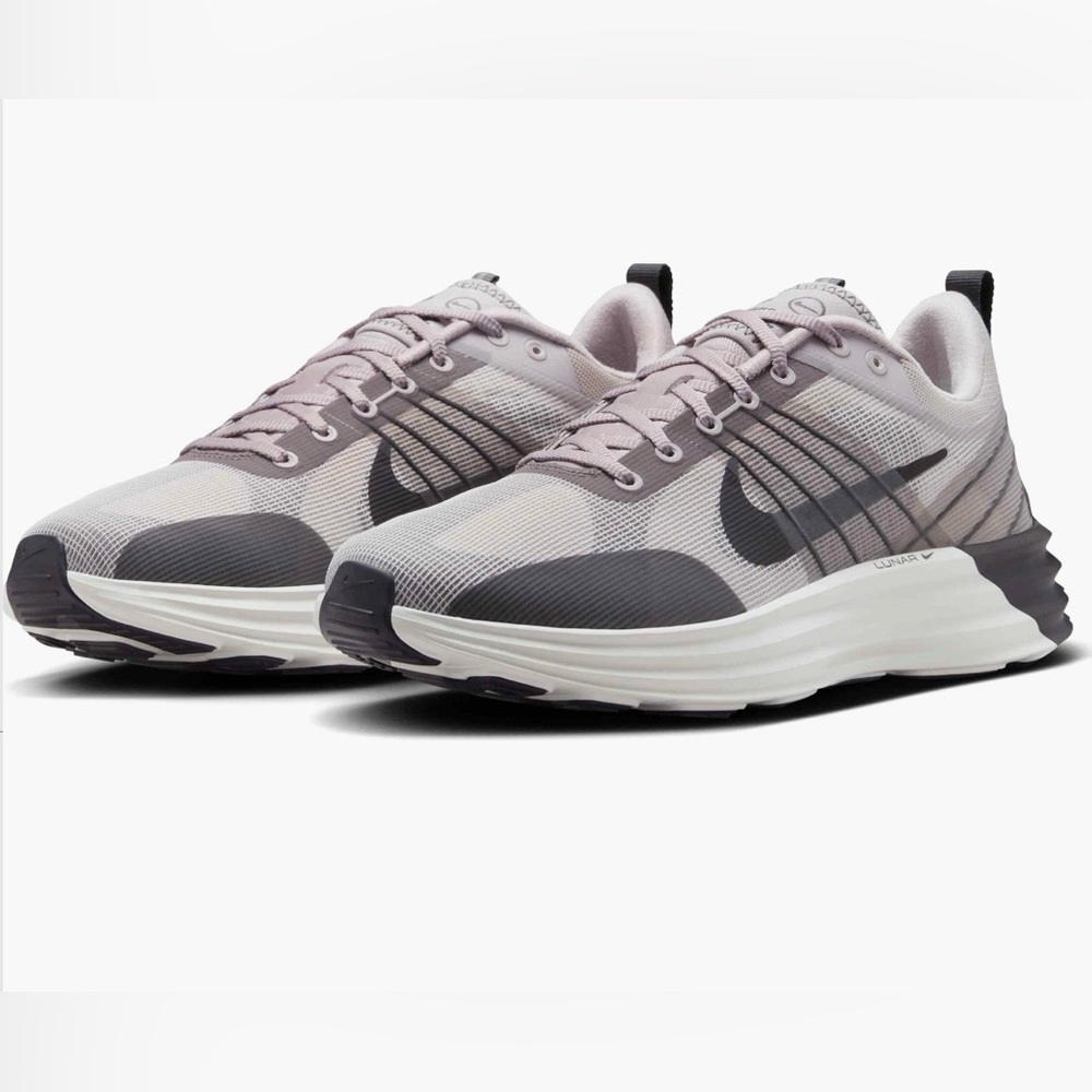 Nike Lunar Roam Sneakers size 11
